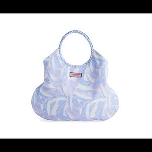 Vineyard vines beach tote